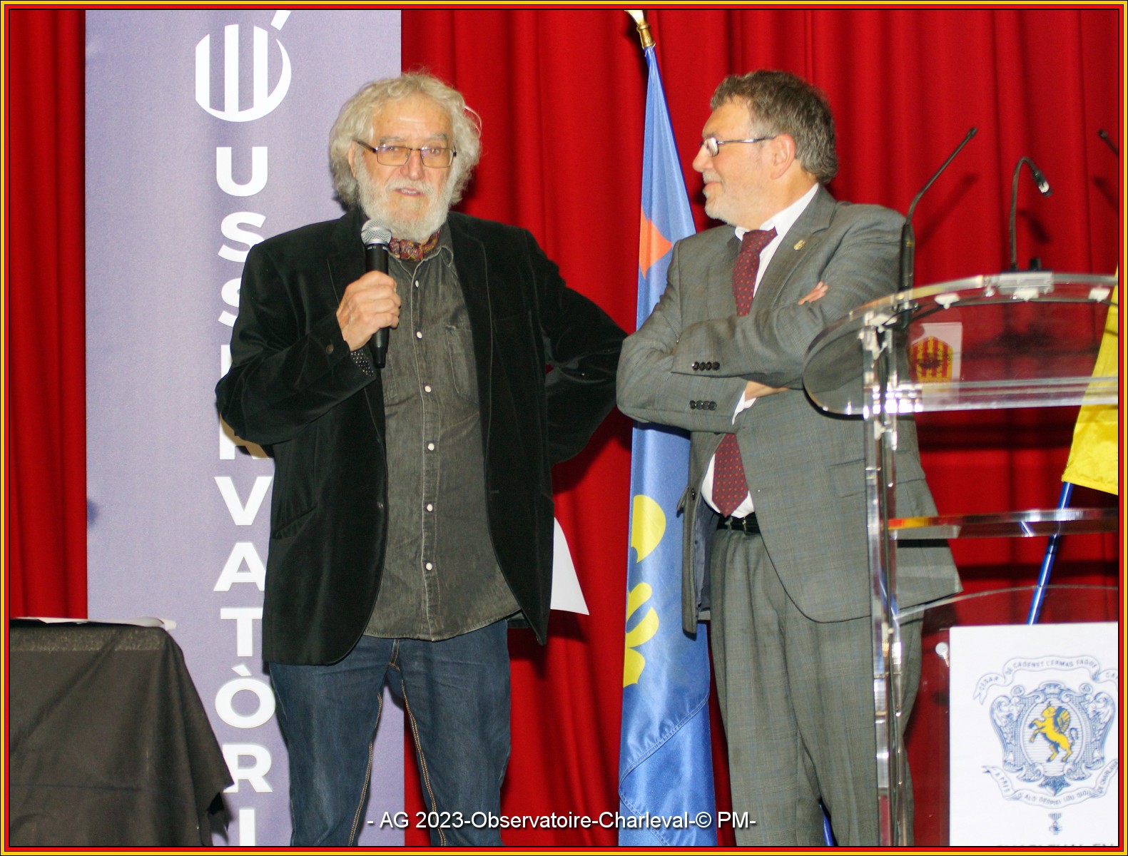 Robert Aprin, membre du Collectif Depuis la création, a reçu son diplôme de membre d'honneur des mains du Président Jean-Pierre Richard
